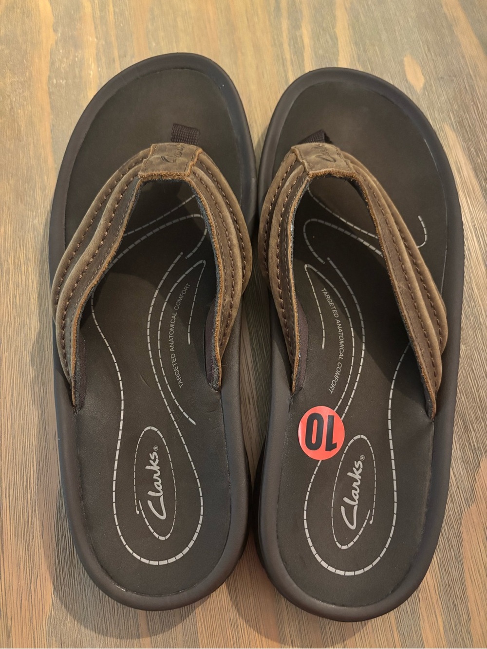 Clarks Wesley Surf Men's Leather Sandals Flip Flops Beeswax Brown Size 10 NWT
